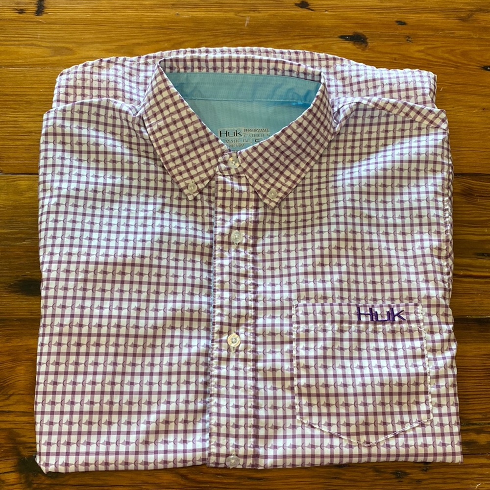 NWOT. HUK Mens button up short sleeve, size small. Subtle fish design pattern.